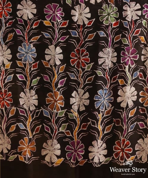 Handloom_Pink_And_Black_Pure_Mulberry_Silk_Hand_Batik_Saree_With_Multicolour_Motifs_WeaverStory_05