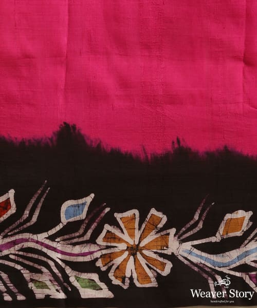 Handloom_Pink_And_Black_Pure_Mulberry_Silk_Hand_Batik_Saree_With_Multicolour_Motifs_WeaverStory_06