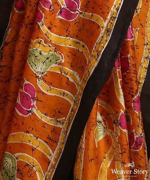 Mustard_Handloom_Pure_Mulberry_Silk_Hand_Batik_Saree_With_Flower_Motifs_WeaverStory_04
