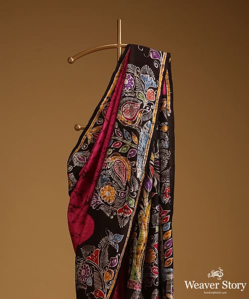 Pink_And_Black_Handloom_Pure_Mulberry_Silk_Hand_Batik_Saree_With_Multicolour_Motifs_WeaverStory_02