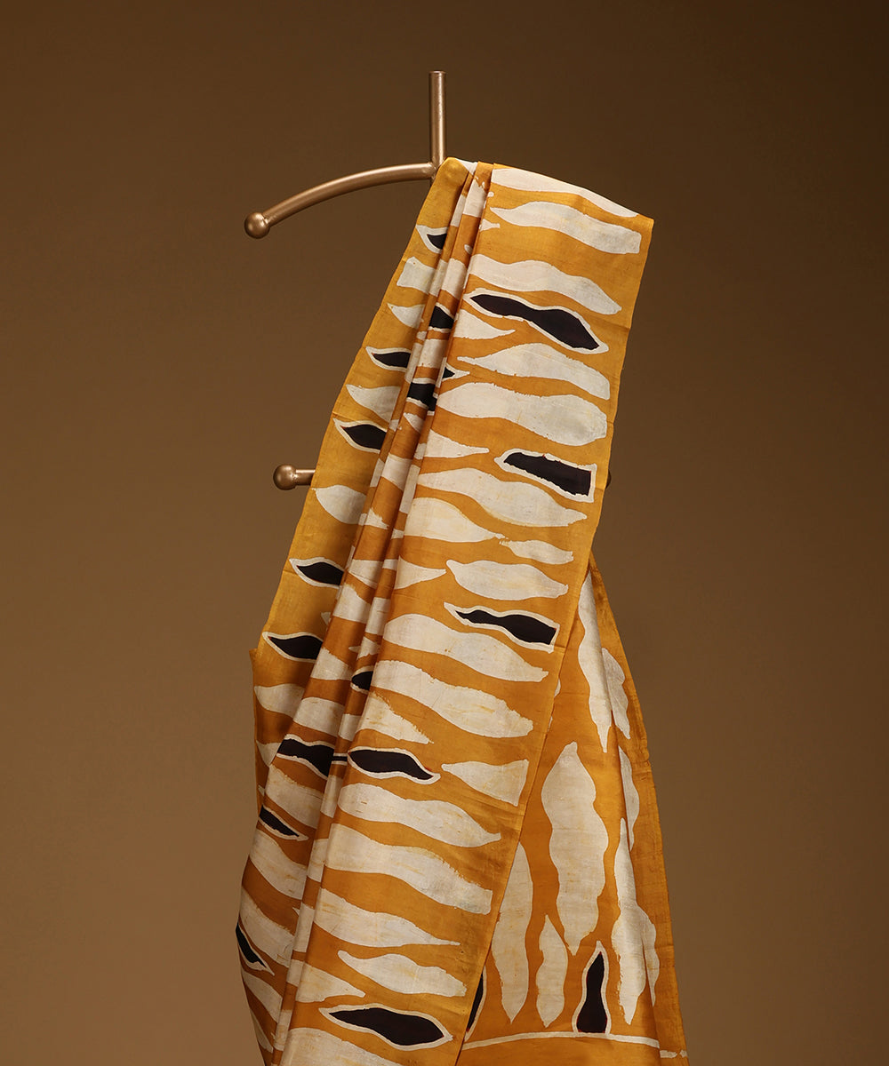 Handloom_Mustard_and_Black_Hand_Batik_Mulberry_Silk_Saree_WeaverStory_02