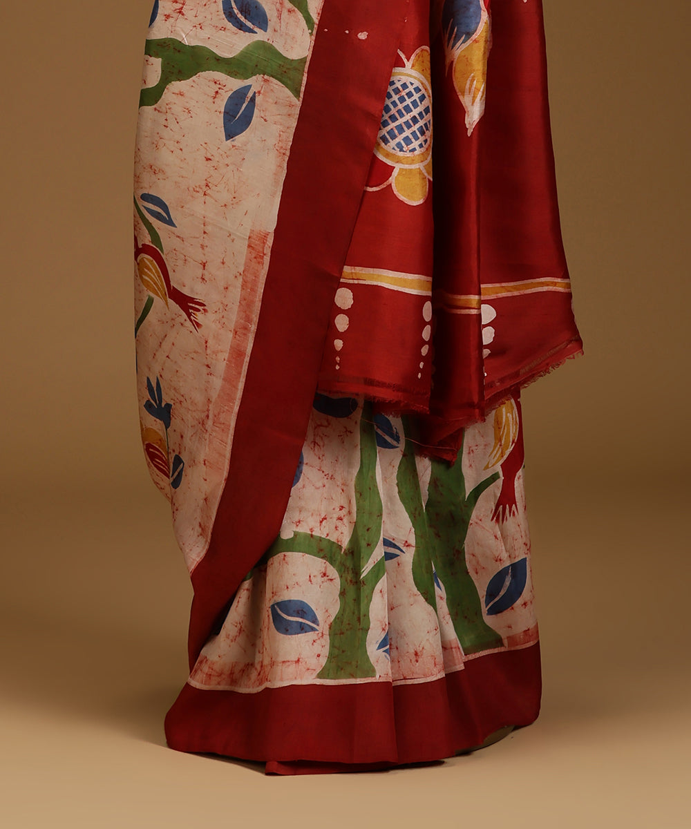 Handloom_Light_Peach_and_Rust_Hand_Batik_Mulberry_Silk_Saree_WeaverStory_03