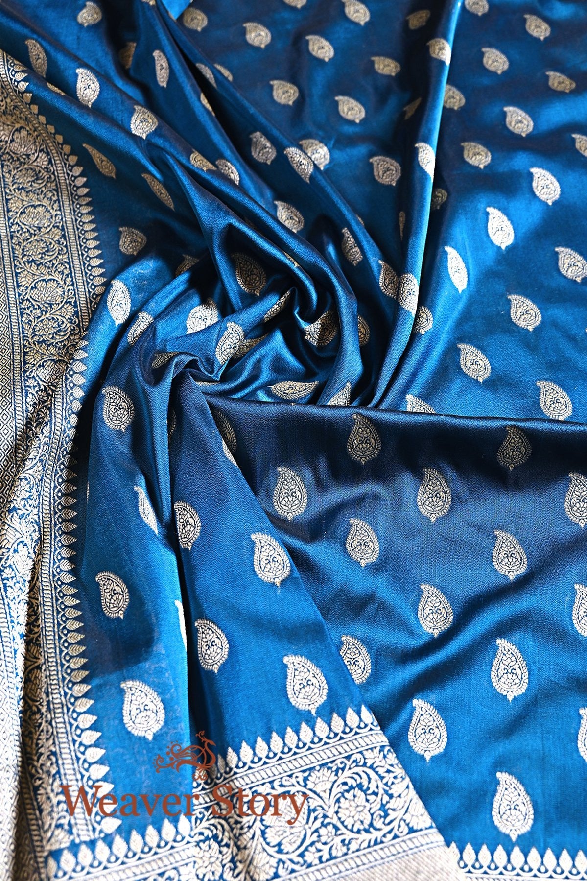 Handloom_Blue_Cutwork_Katan_Silk_and_Georgette_Banarasi_Dupatta_with_Paisleys_WeaverStory_05