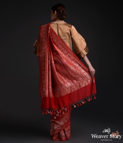 Red_banarasi_georgette_saree_with_gold_and_silver_booti_WeaverStory_03