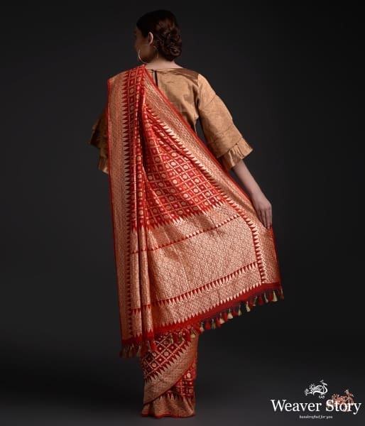 Handwoven_Banarasi_Georgette_saree_in_a_bridal_red_WeaverStory_03