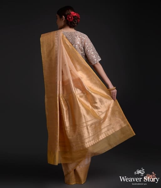 Handwoven_Kora_silk_saree_with_sona_rupa_booti_WeaverStory_03