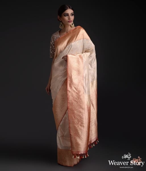 Gold_tissue_saree_with_a_red_and_gold_kadhiyal_border_WeaverStory_02