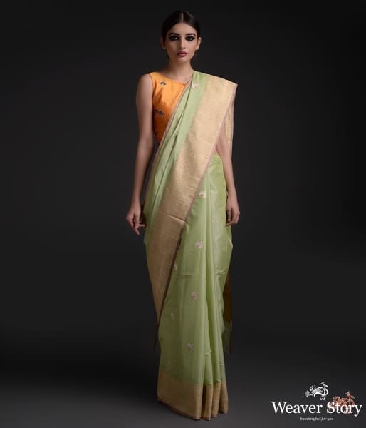 Light_green_cotton_silk_saree_with_sona_rupa_zari_boota_WeaverStory_02
