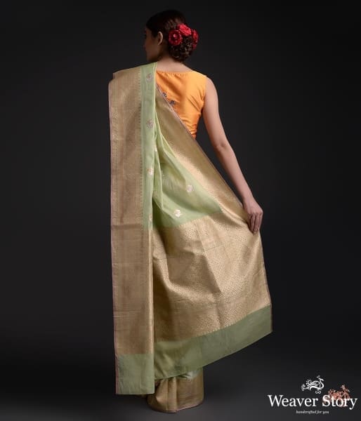 Light_green_cotton_silk_saree_with_sona_rupa_zari_boota_WeaverStory_03