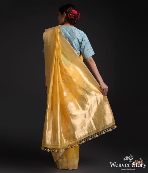 Handwoven_pure_cotton_jamdani_weave_twin_leaf_motif_saree_WeaverStory_03