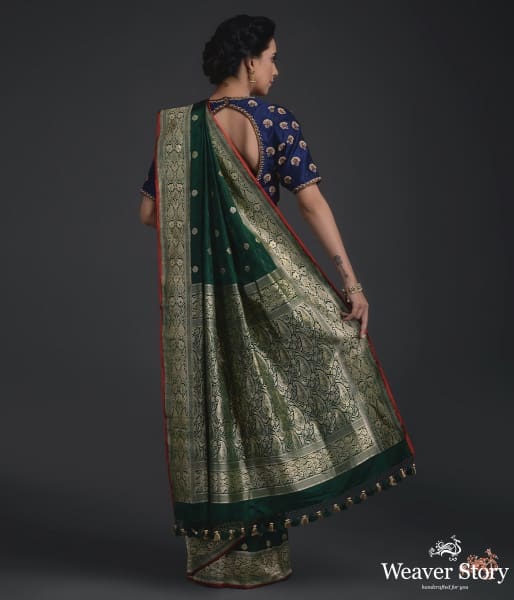 Bottle_Green_Banarasi_Tanchoi_saree_with_golden_motifs_WeaverStory_03