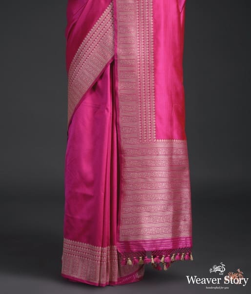 Handwoven_banarasi_tanchoi_saree_in_hot_pink_WeaverStory_04