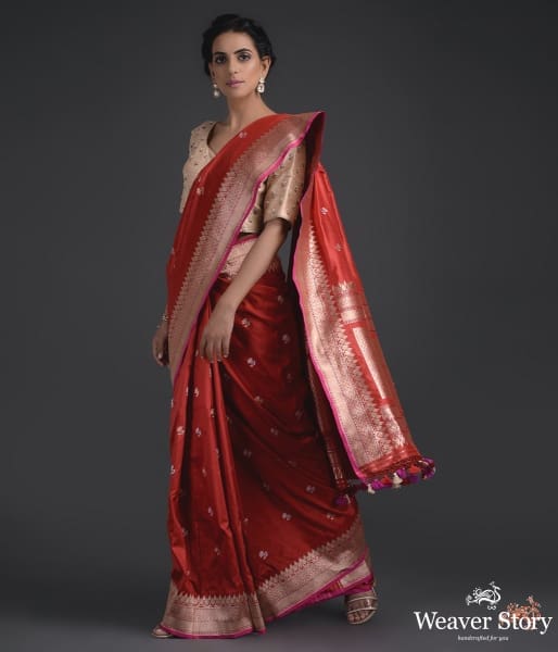 Red_katan_silk_saree_with_small_floral_motifs_WeaverStory_02