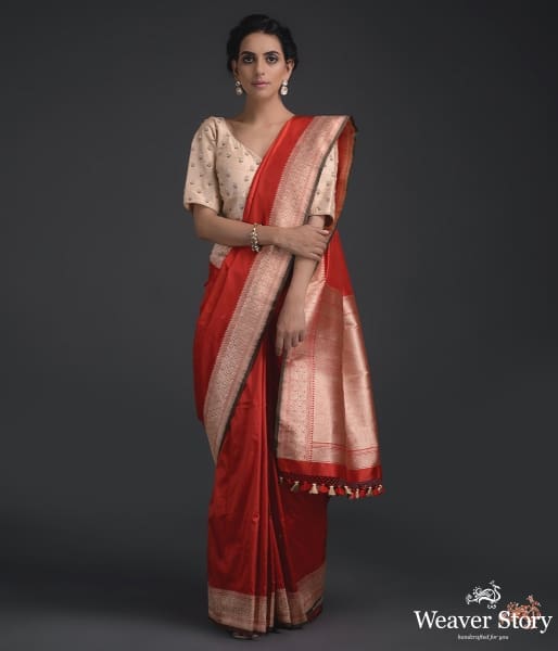 Handwoven_plain_katan_silk_saree_with_a_kadhwa_border_and_pallu_WeaverStory_02