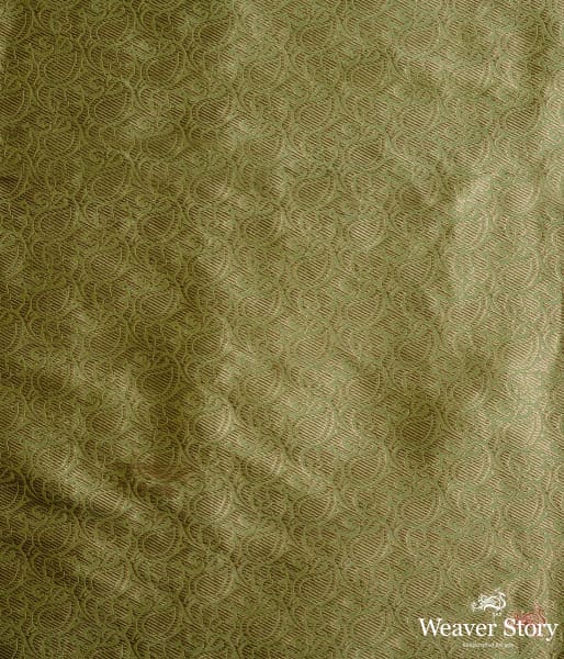 Handwoven_kadhwa_booti_saree_with_heavy_brocade_blouse_WeaverStory_05