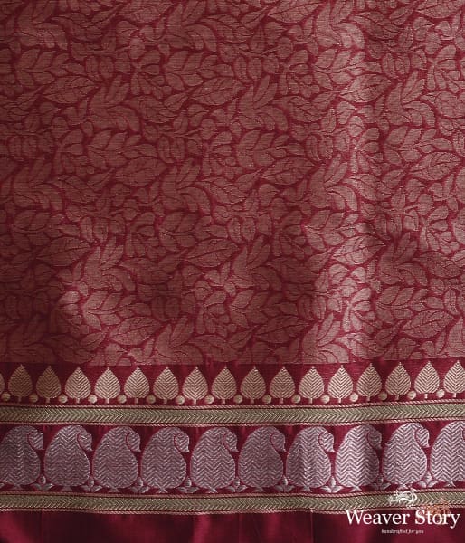 Mahroon_and_gold_kadhwa_neelambari_booti_saree_with_heavy_border_WeaverStory_05