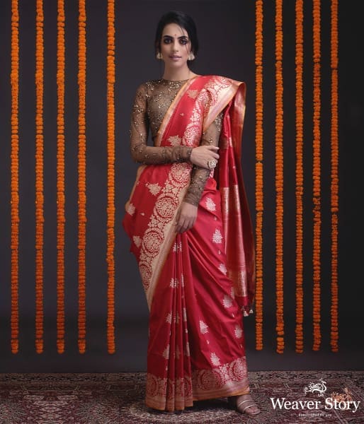 Red_banarasi_saree_with_kadhwa_border_and_boota_WeaverStory_02