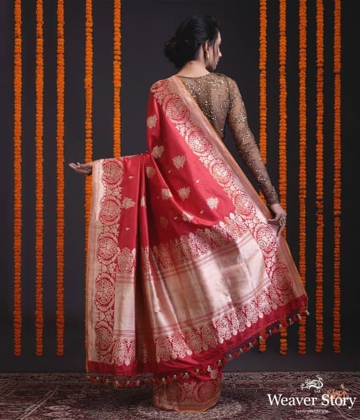 Red_banarasi_saree_with_kadhwa_border_and_boota_WeaverStory_04