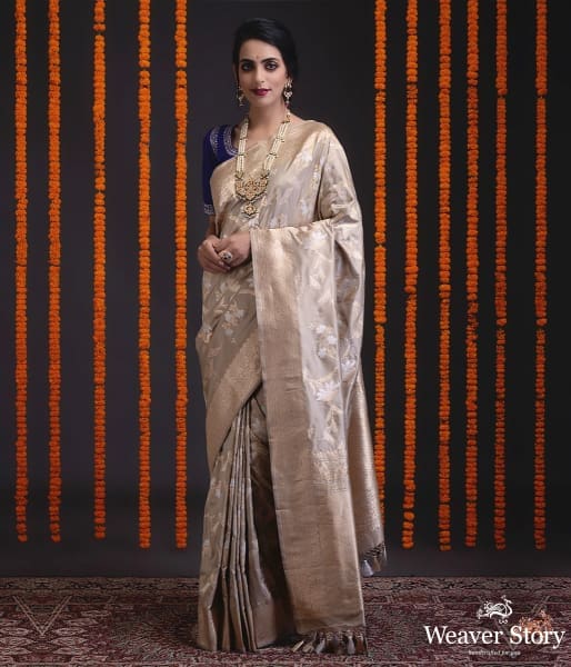 Beige_grey_dual_tone_kadhwa_banarasi_jangla_with_sona_rupa_zari_WeaverStory_02