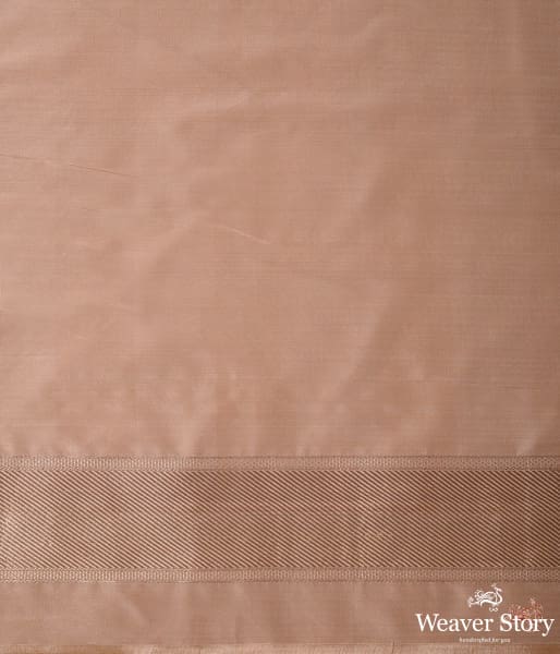 Peach_and_beige_handwoven_checks_saree_with_kadhwa_boota_and_border_WeaverStory_05
