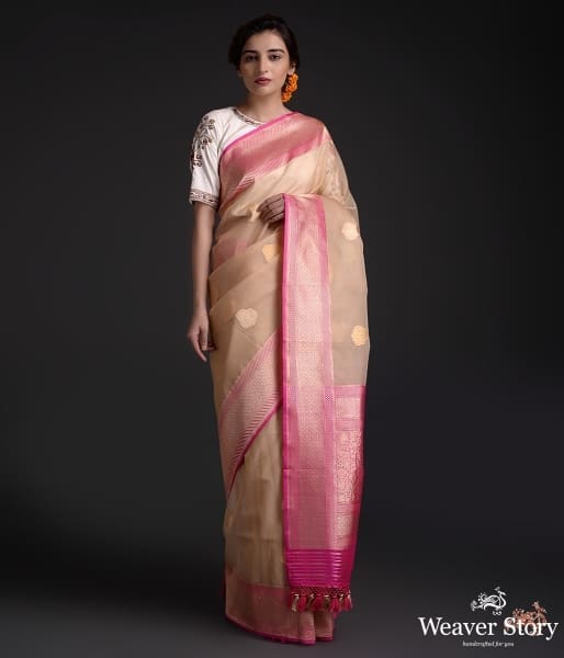 Beige_kadhwa_booti_kora_saree_with_pink_kadhiyal_border_WeaverStory_02