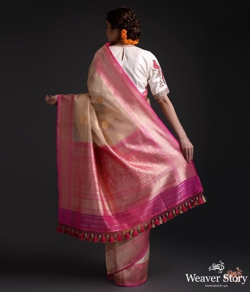 Beige_kadhwa_booti_kora_saree_with_pink_kadhiyal_border_WeaverStory_03