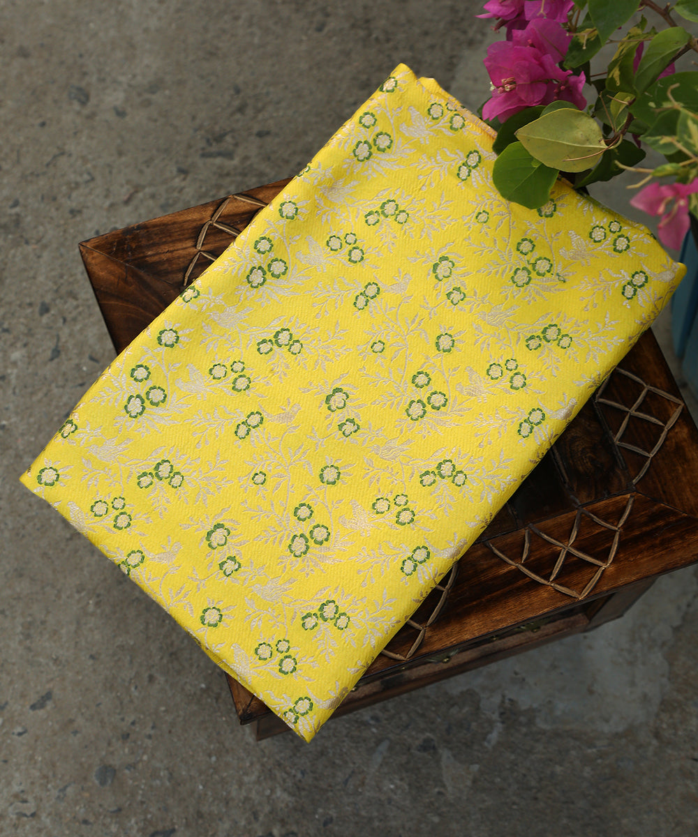 Handlom_Yellow_Pure_Katan_Silk_Banarasi_Dupatta_With_Birds_Motifs_WeaverStory_01