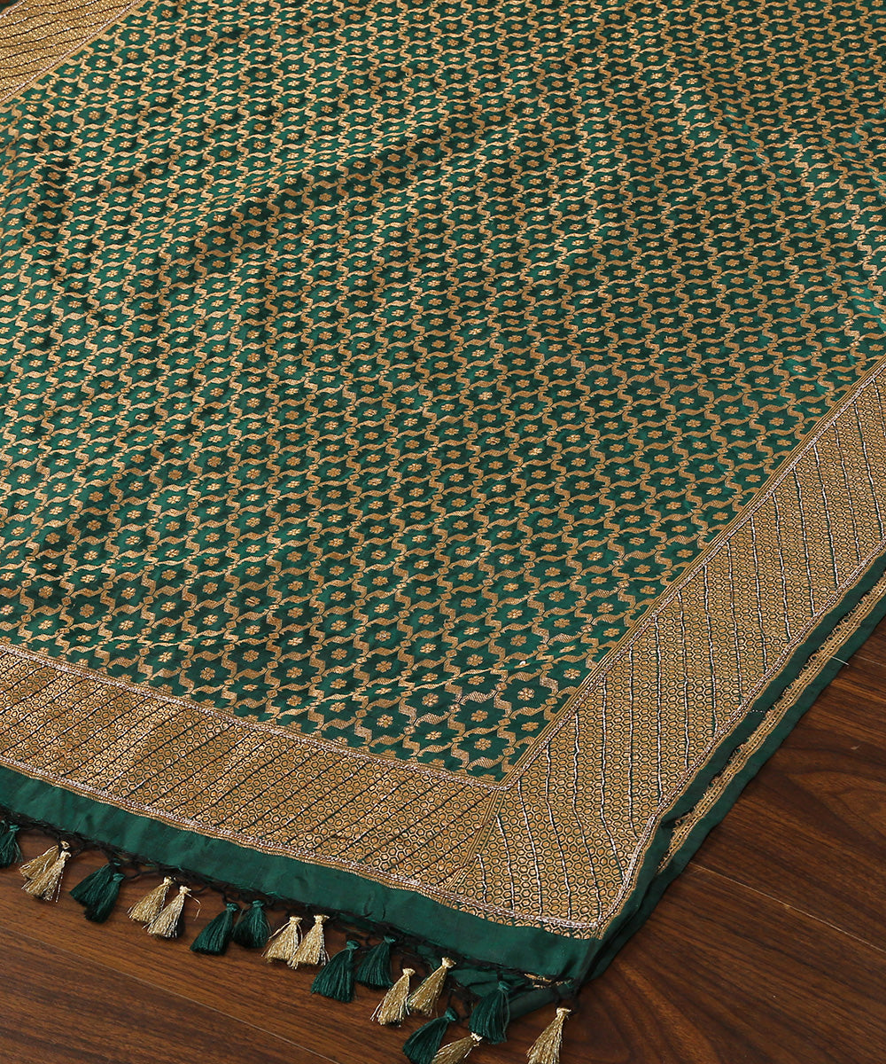 Green_Handloom_Pure_Katan_Silk_Banarasi_Saree_With_Cutwork_Jaal_WeaverStory_03