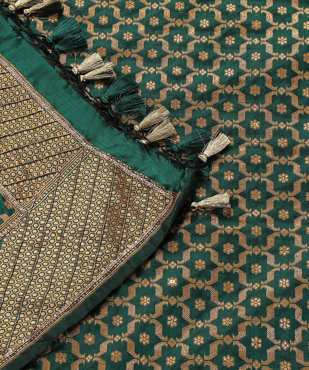 Green_Handloom_Pure_Katan_Silk_Banarasi_Saree_With_Cutwork_Jaal_WeaverStory_04