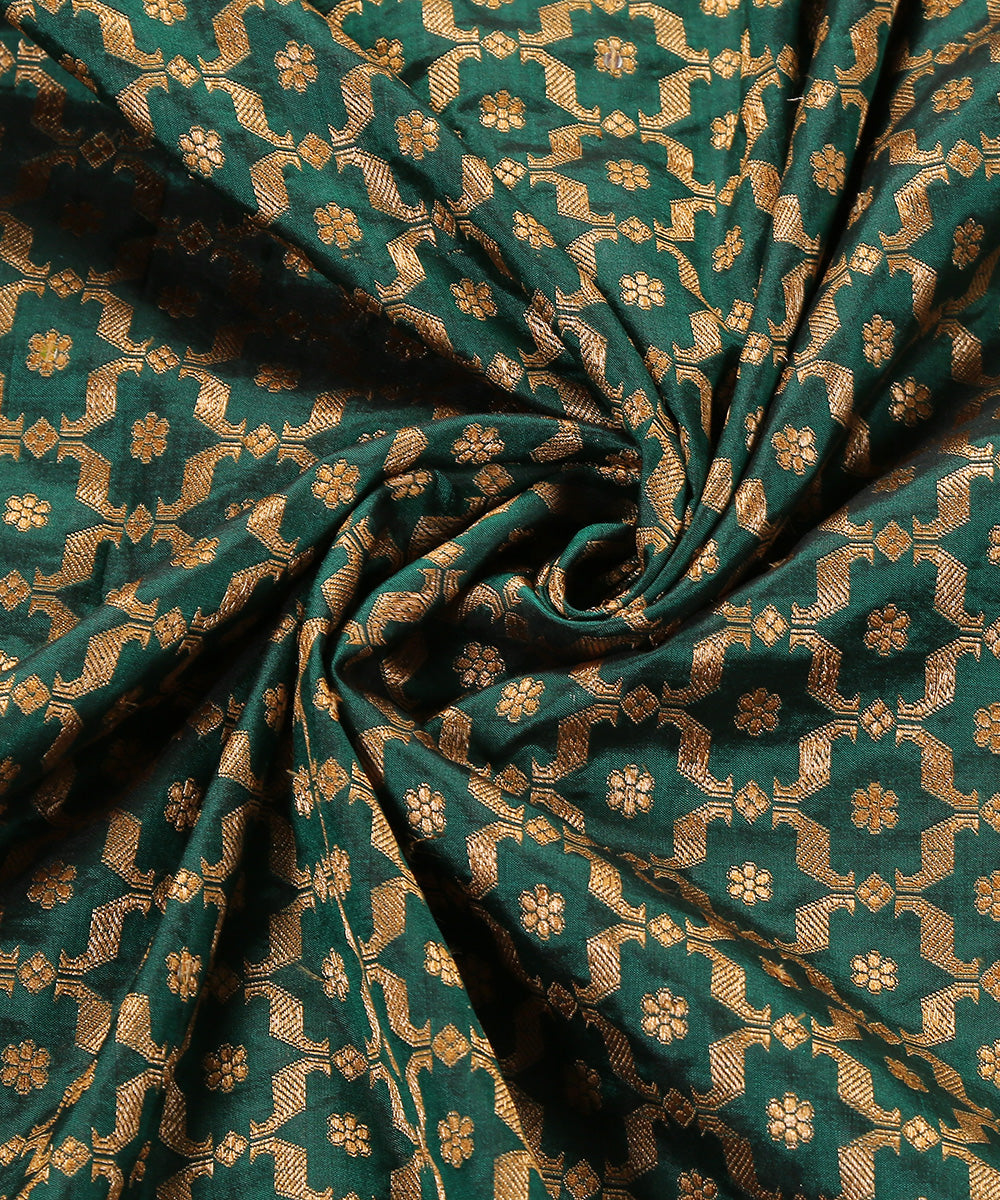 Green_Handloom_Pure_Katan_Silk_Banarasi_Saree_With_Cutwork_Jaal_WeaverStory_05
