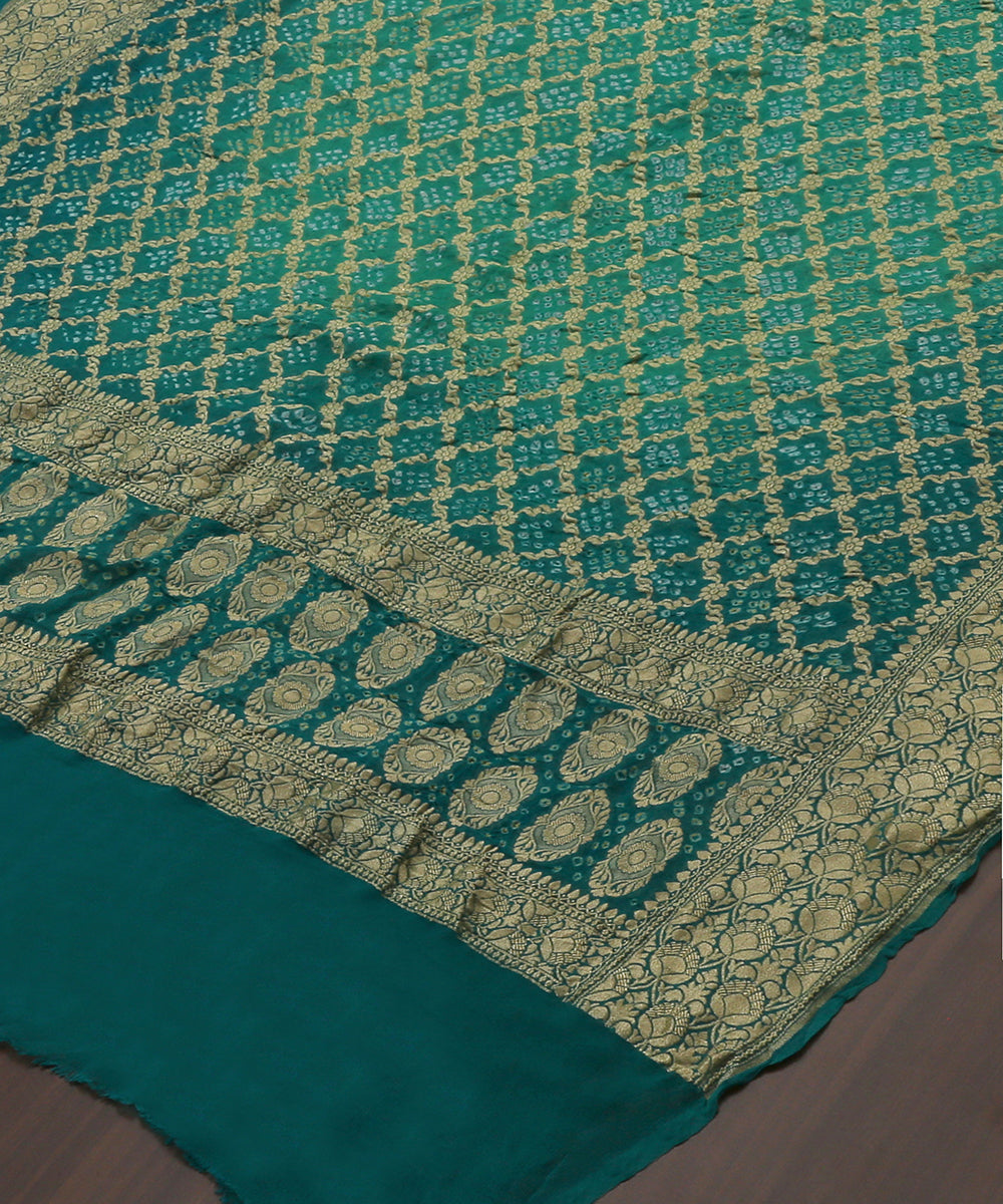Handloom_Green_Dual_Tone_Georgette_Banarasi_Bandhej_Dupatta_WeaverStory_03