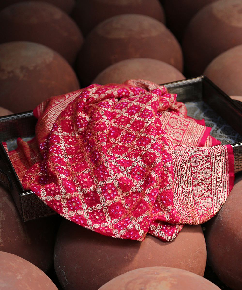 Handloom_Red_Georgette_Banarasi_Bandhej_Dupatta_With_Zari_Jaal_WeaverStory_01