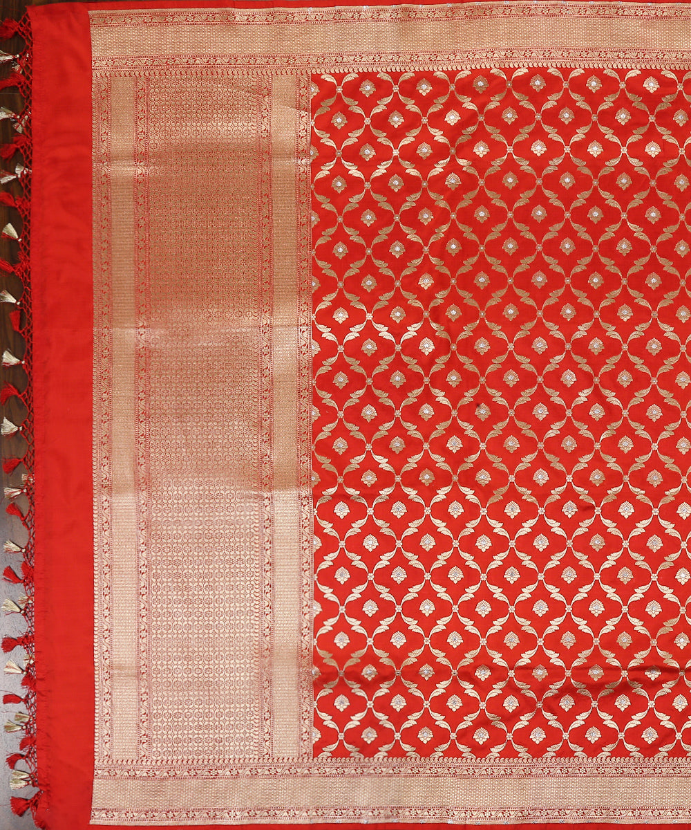 Red_Handloom_Pure_Katan_Silk_Meenakari_Banarasi_Dupatta_With_Cutwork_Jaal_WeaverStory_02