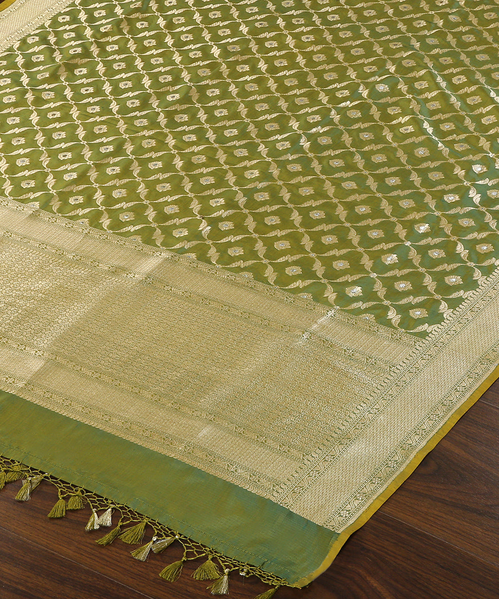 Henna_Green_Handloom_Pure_Katan_Silk_Banarasi_Dupatta_With_Silver_Meenakari_WeaverStory_03