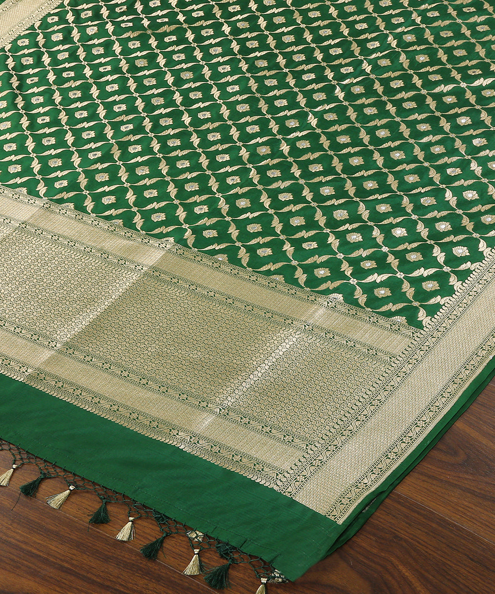 Handloom_Dark_Green_Cutwork_Pure_Katan_Silk_Banarasi_Dupatta_With_Silver_Meenakari_WeaverStory_03