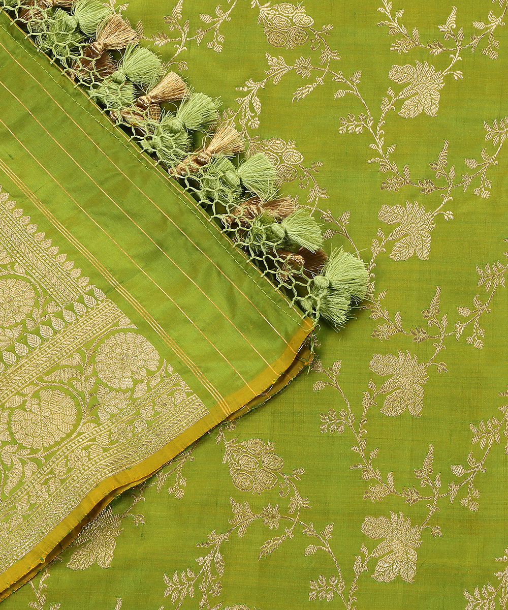 Handloom_Green_Pure_Katan_Silk_Banarasi_Dupatta_With_Kadhwa_Jaal_WeaverStory_04