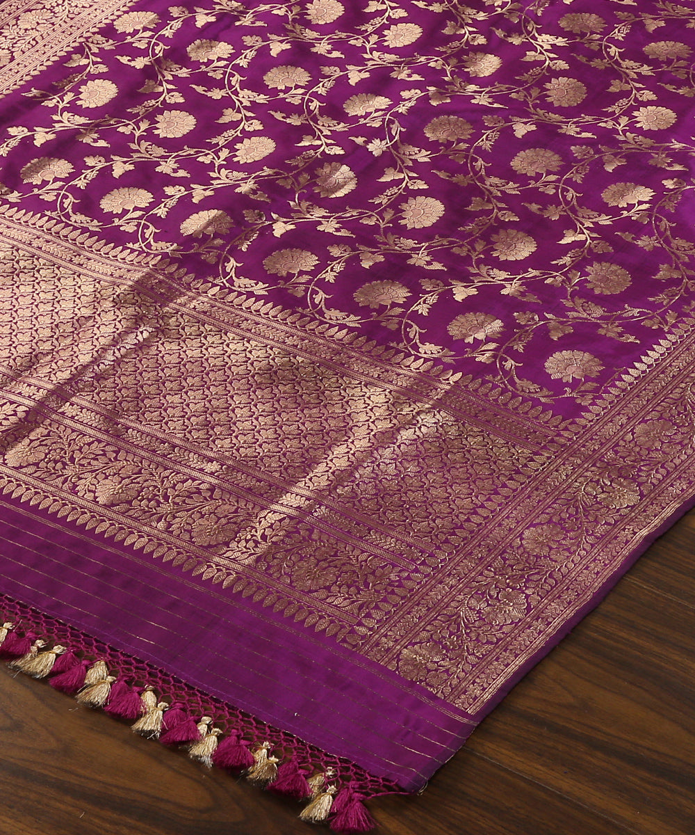 Purple_Handloom_Kadhwa_Jangla_Pure_Katan_Silk_Banarasi_Dupatta_WeaverStory_03