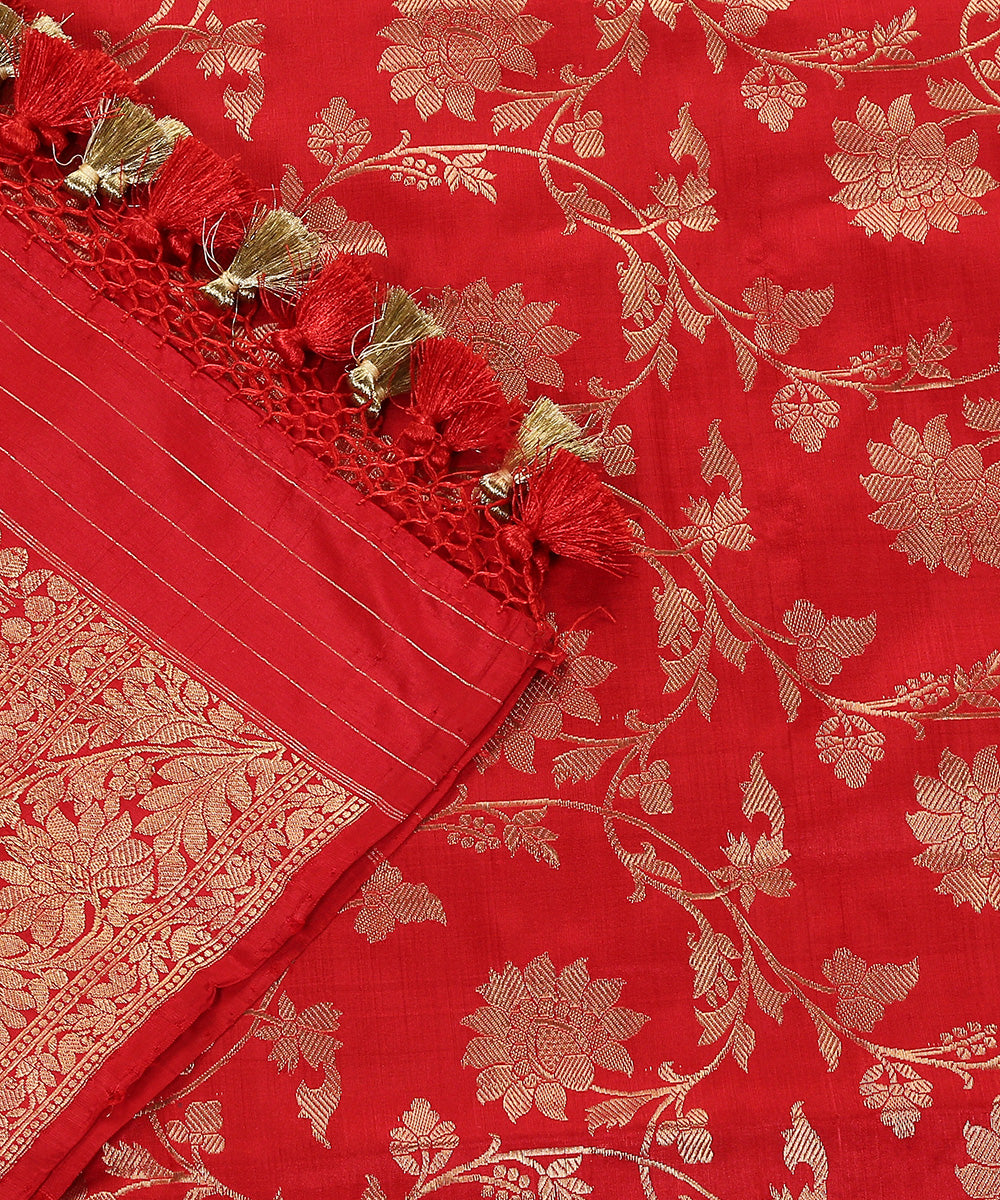 Handloom_Red_Pure_Katan_Silk_Banarasi_Dupatta_With_Kadhwa_Jaal_WeaverStory_04