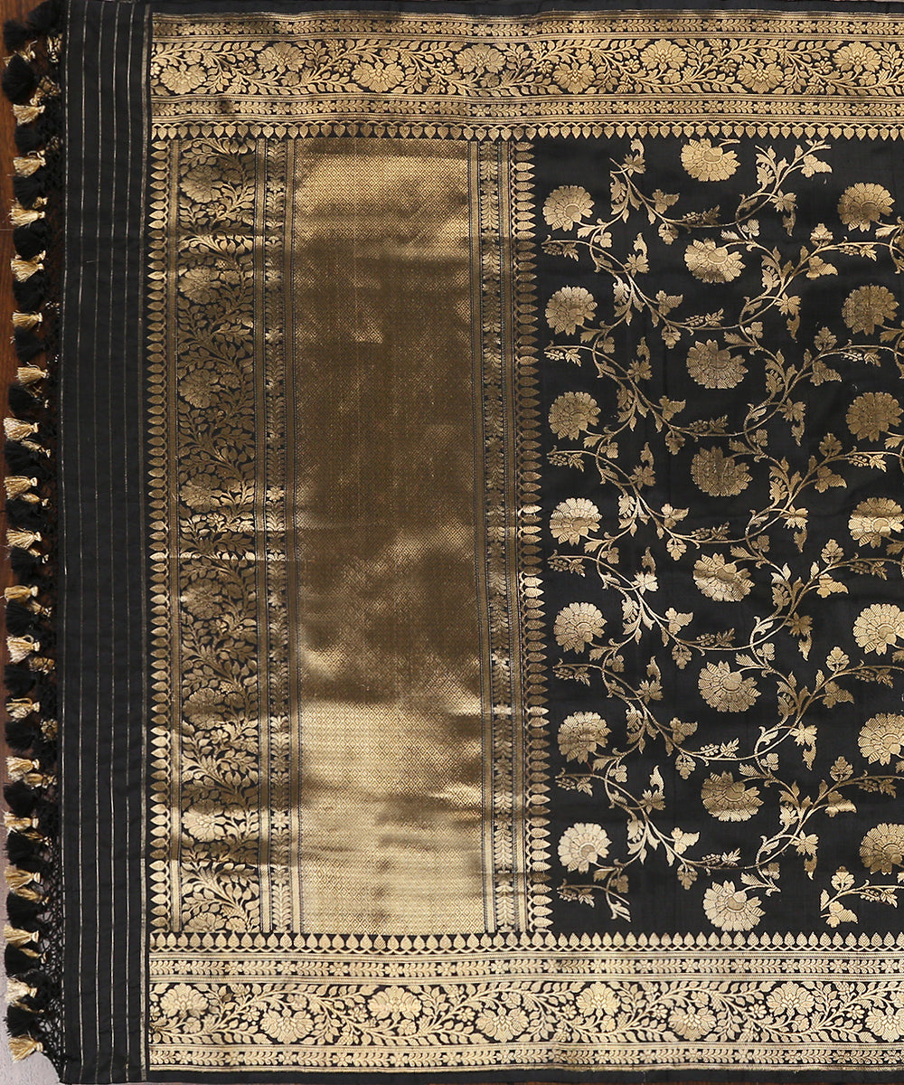 Black_Handloom_Pure_Katan_Silk_Kadhwa_Jangla_Banarasi_Dupatta_WeaverStory_02