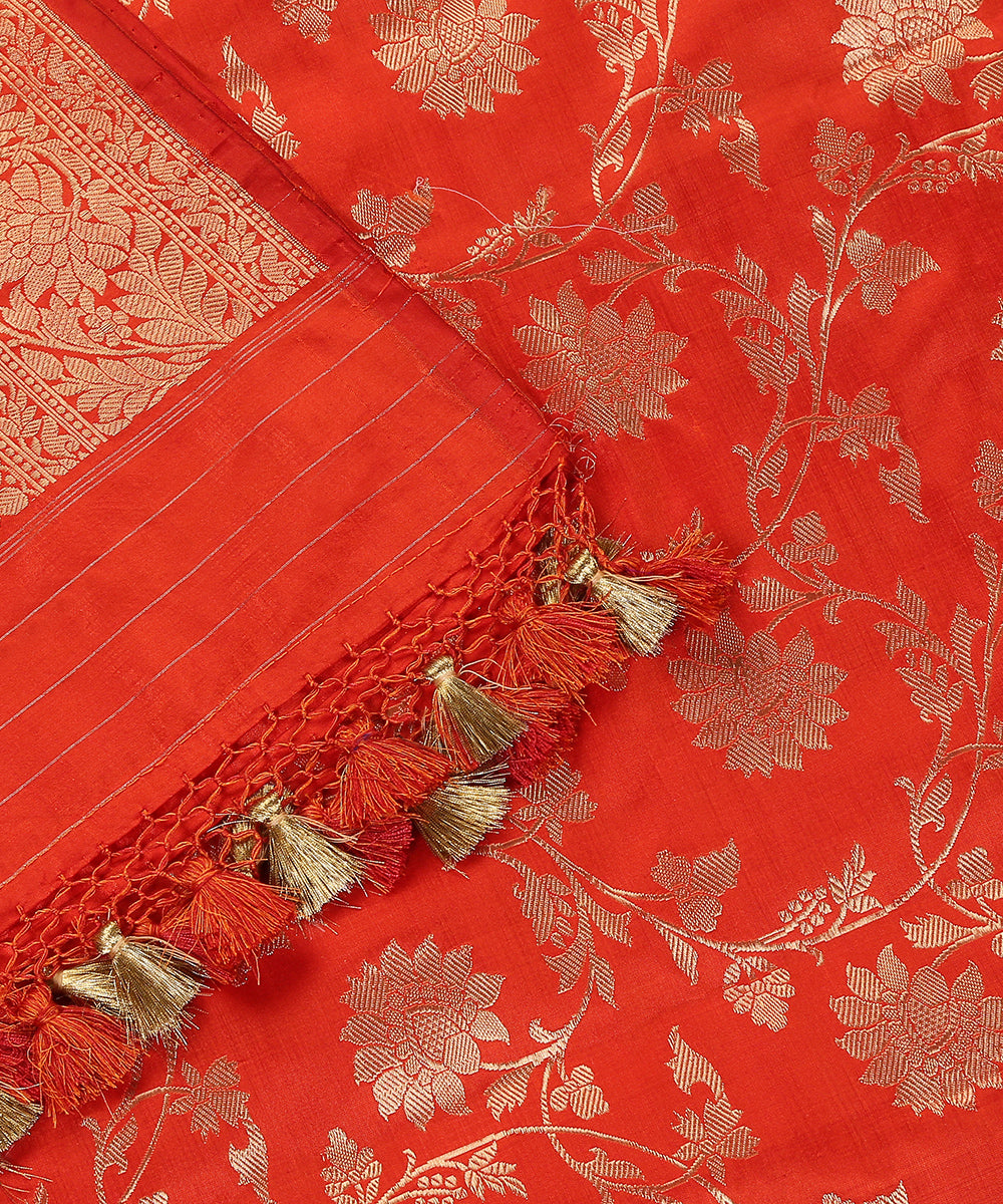 Red_Handloom_Pure_Katan_Silk_Kadhwa_Jangla_Banarasi_Dupatta_WeaverStory_04