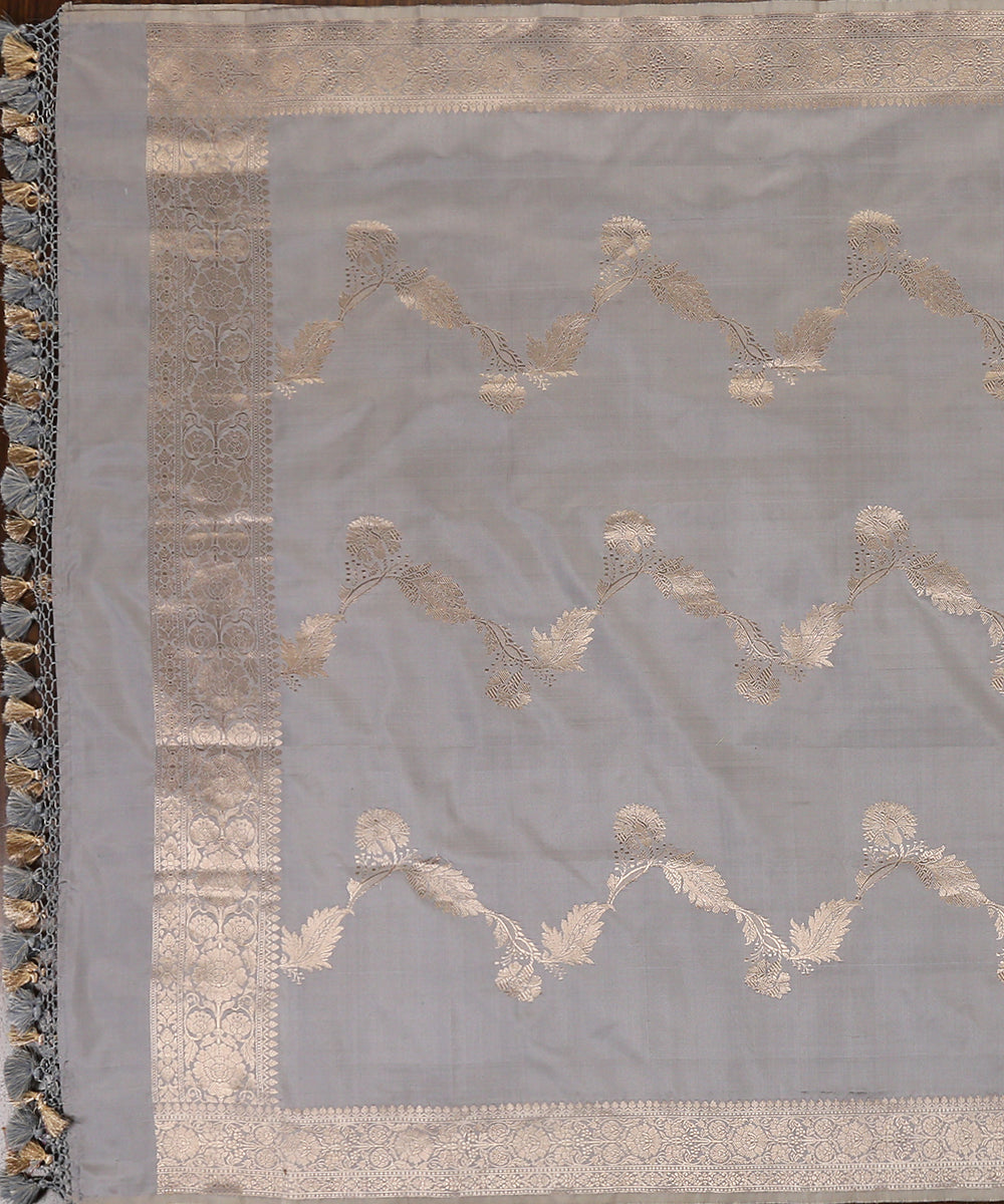 Grey_Handloom_Pure_Katan_Silk_Banarasi_Dupatta_With_Kadhwa_Jaal_WeaverStory_02