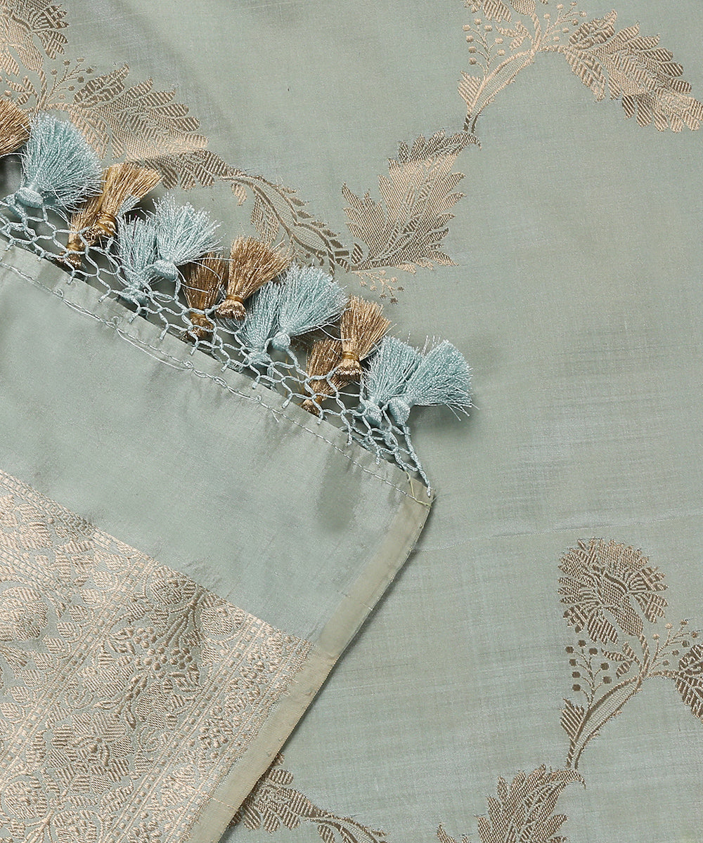 Handloom_Powder_Blue_And_Beige_Kadhwa_Jangla_Banarasi_Dupatta_WeaverStory_04