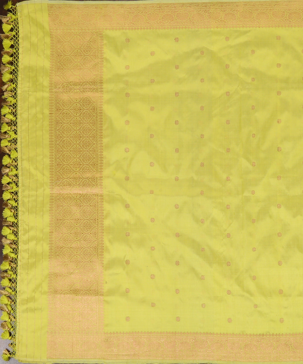Yellow_Handloom_Pure_Katan_Silk_Kadhwa_Booti_Banarasi_Dupatta_WeaverStory_02