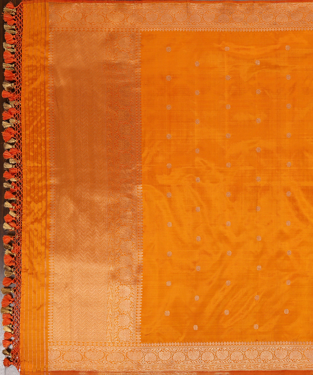 Handloom_Orange_Kadhwa_Booti_Pure_Katan_Silk_Banarasi_Dupatta_WeaverStory_02