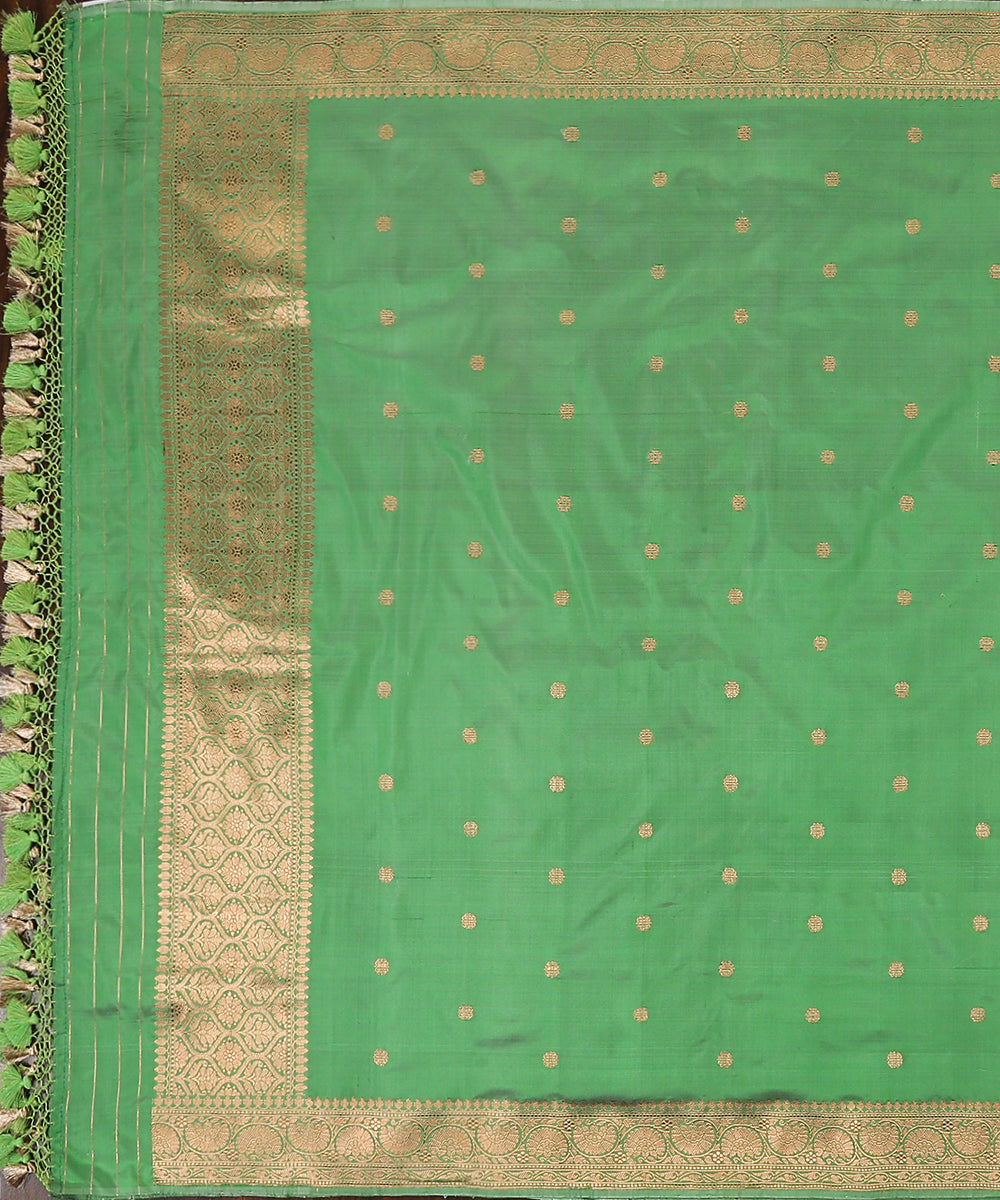 Handloom_Green_Pure_Katan_Silk_Banarasi_Dupatta_With_Kadhwa_Booti_WeaverStory_02