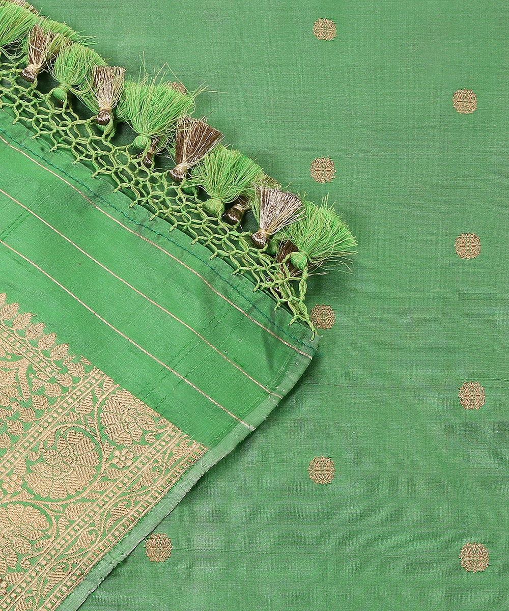 Handloom_Green_Pure_Katan_Silk_Banarasi_Dupatta_With_Kadhwa_Booti_WeaverStory_04