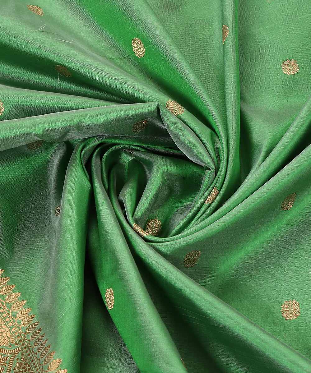 Handloom_Green_Pure_Katan_Silk_Banarasi_Dupatta_With_Kadhwa_Booti_WeaverStory_05