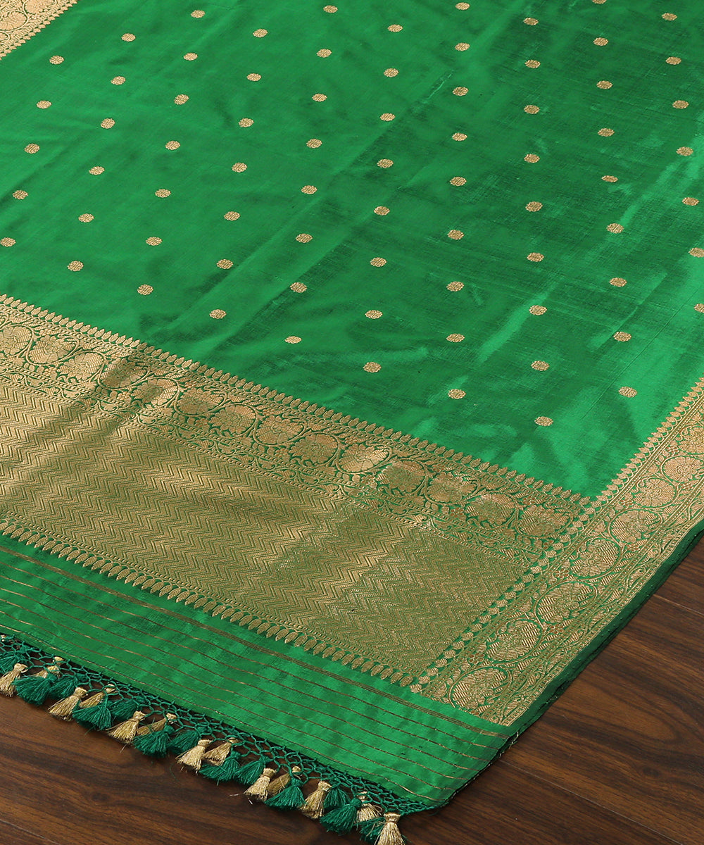 Green_Handloom_Pure_Katan_Silk_Banarasi_Dupatta_With_Kadhwa_Booti_WeaverStory_03