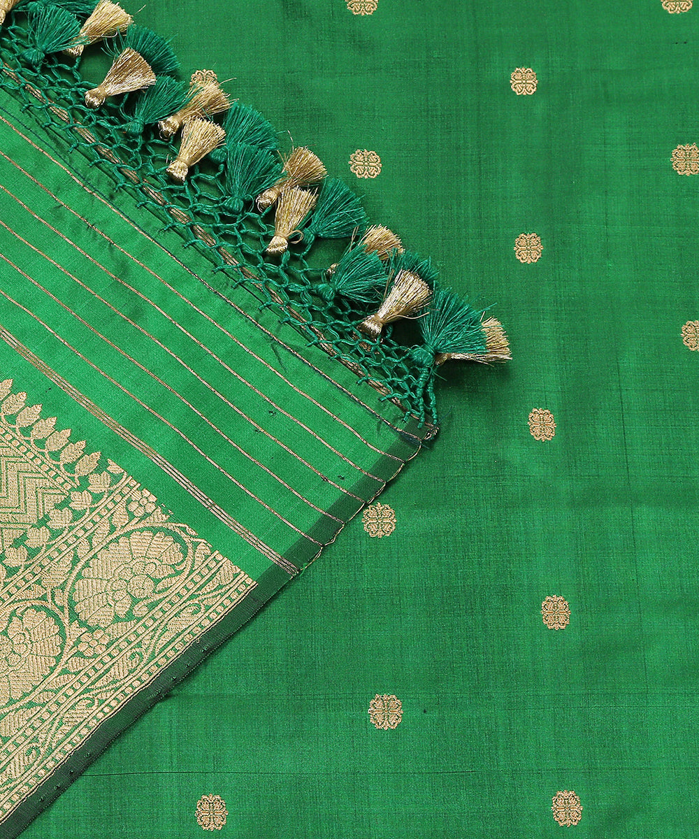 Green_Handloom_Pure_Katan_Silk_Banarasi_Dupatta_With_Kadhwa_Booti_WeaverStory_04