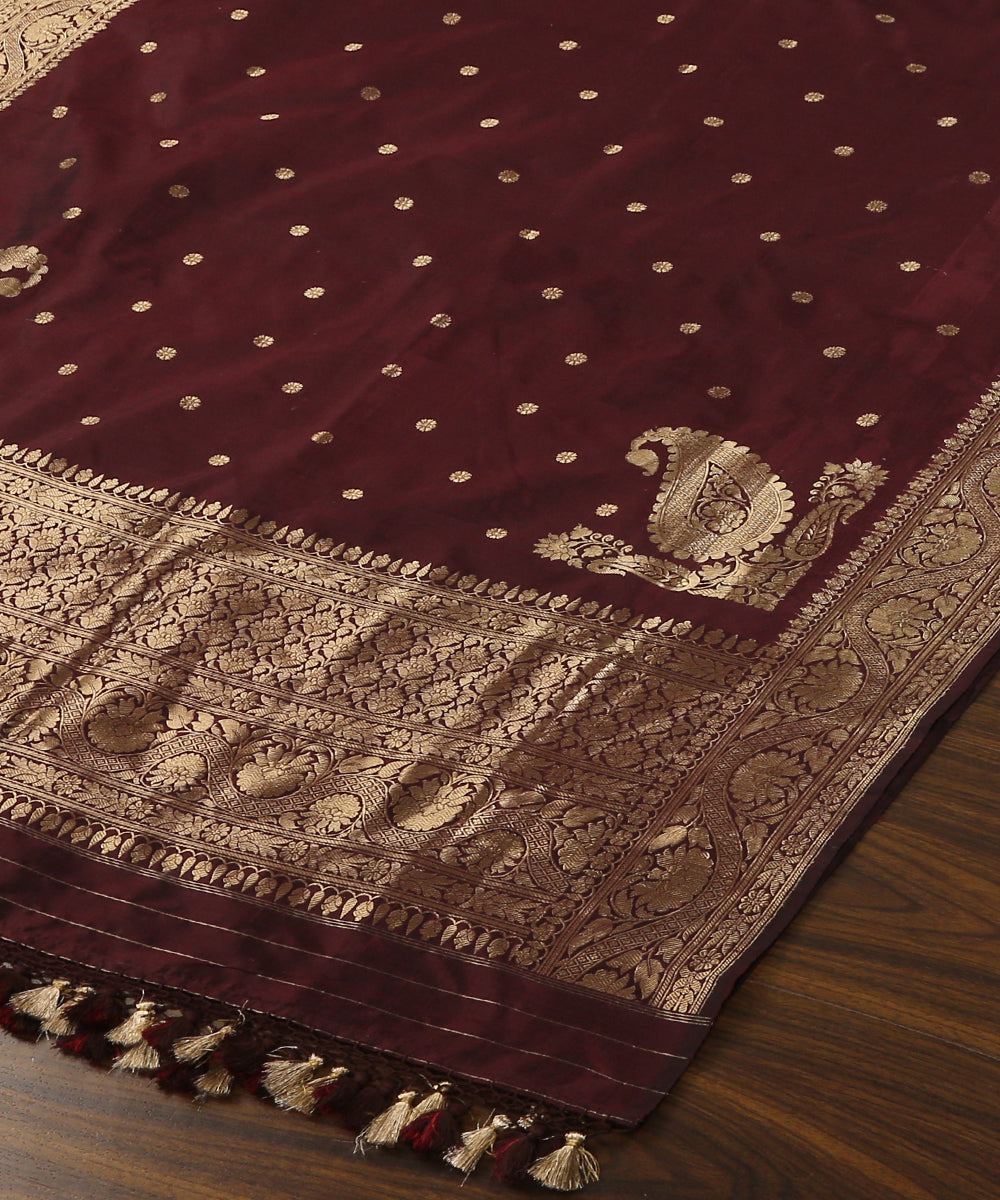 Handloom_Wine_Kadhwa_Booti_Pure_Katan_Silk_Banarasi_Dupatta_WeaverStory_03